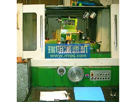 S7732汉江蜗杆磨床细节